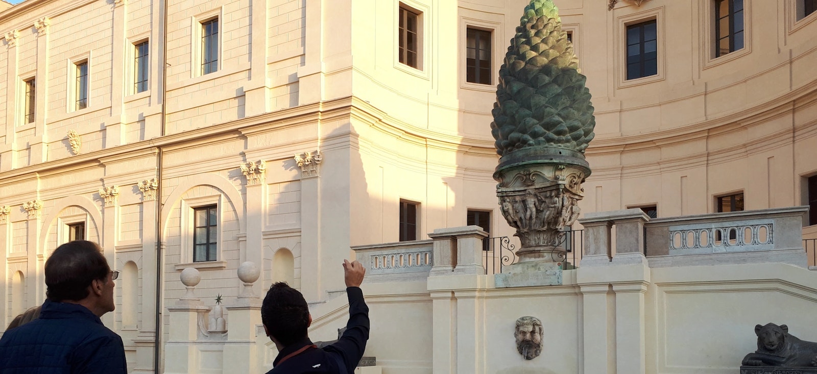 Vatican Museums private guide explaining the history of Pinecone in the Pineconecourtyard Vatican Museums private guide explaining the history of Pinecone in the Pineconecourtyard