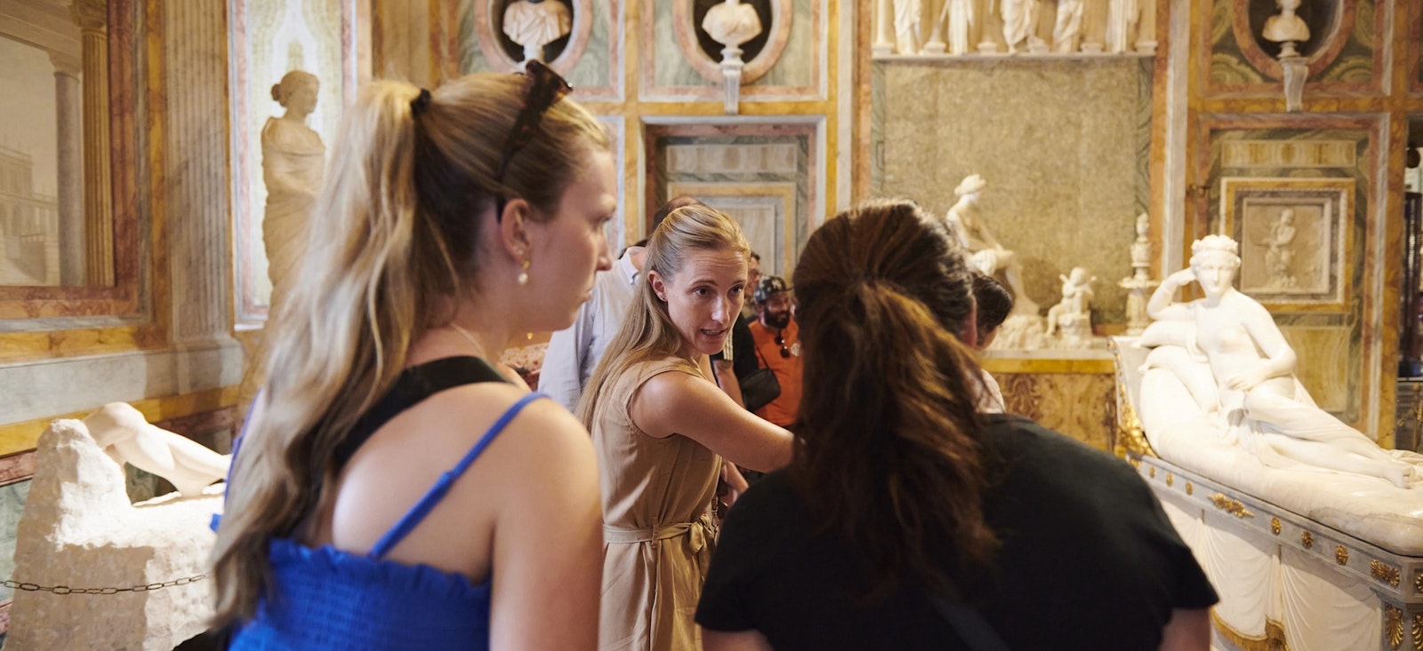 Katie F. - Local Rome private tour guide during a Borghese Gallery private tour, in front of Paolina Borghese's staute by Canova Katie F. - Local Rome private tour guide during a Borghese Gallery private tour, in front of Paolina Borghese's staute by Canova