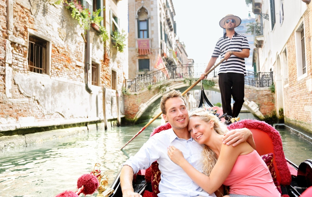 Venice Highlights Walking Tour with Gondola Ride Venice Highlights Walking Tour with Gondola Ride