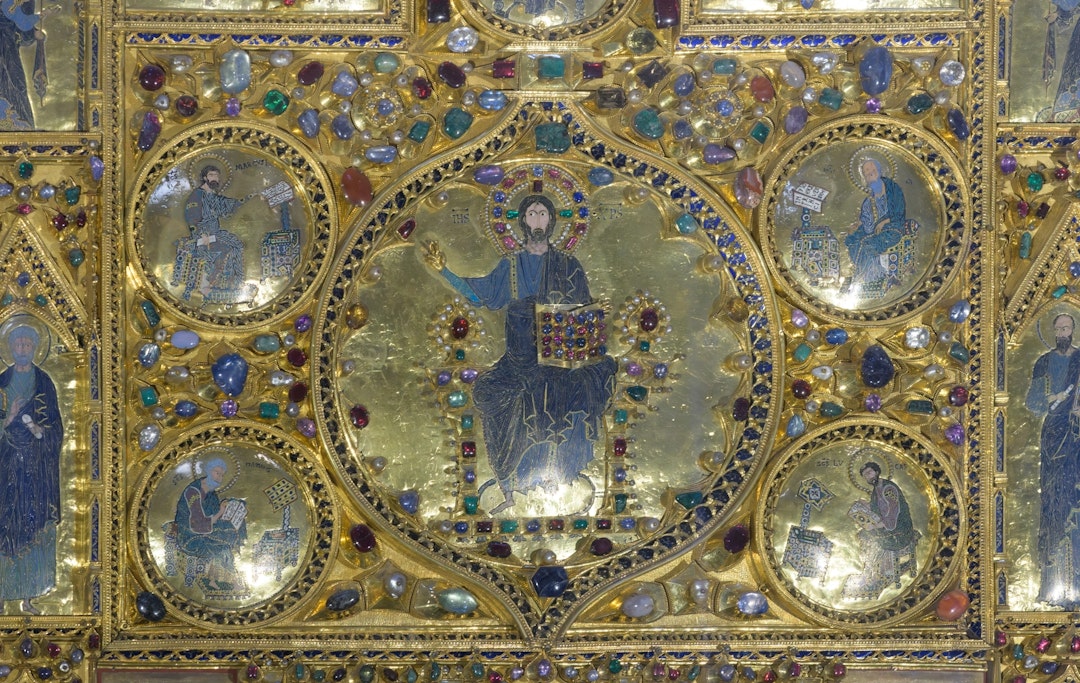 Venice: St. Mark's Basilica, Doge's Palace, and Gondola Ride Venice: St. Mark's Basilica, Doge's Palace, and Gondola Ride