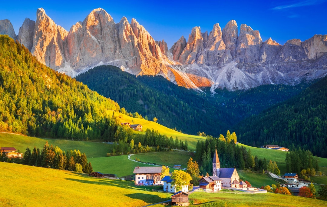 Dolomites: Full Day Private Tour with Driver Dolomites: Full Day Private Tour with Driver