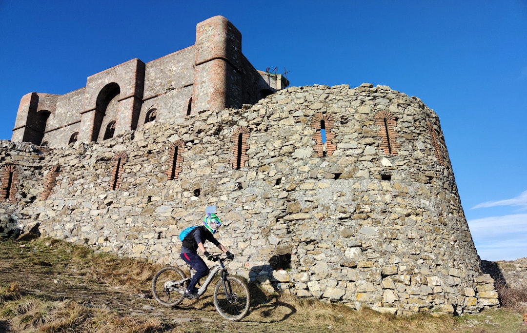 From Genoa to Boccadasse: Private E-Bike Tour From Genoa to Boccadasse: Private E-Bike Tour