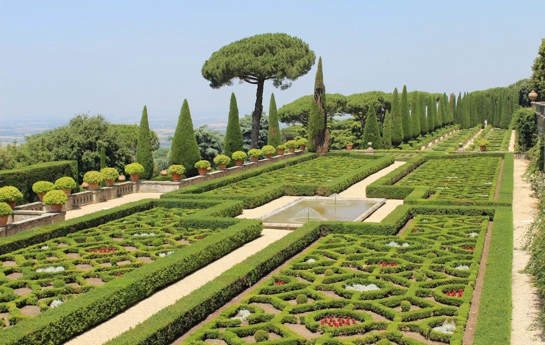 Castel Gandolfo: Pope's Summer Residence & Secret Garden Tour Castel Gandolfo: Pope's Summer Residence & Secret Garden Tour